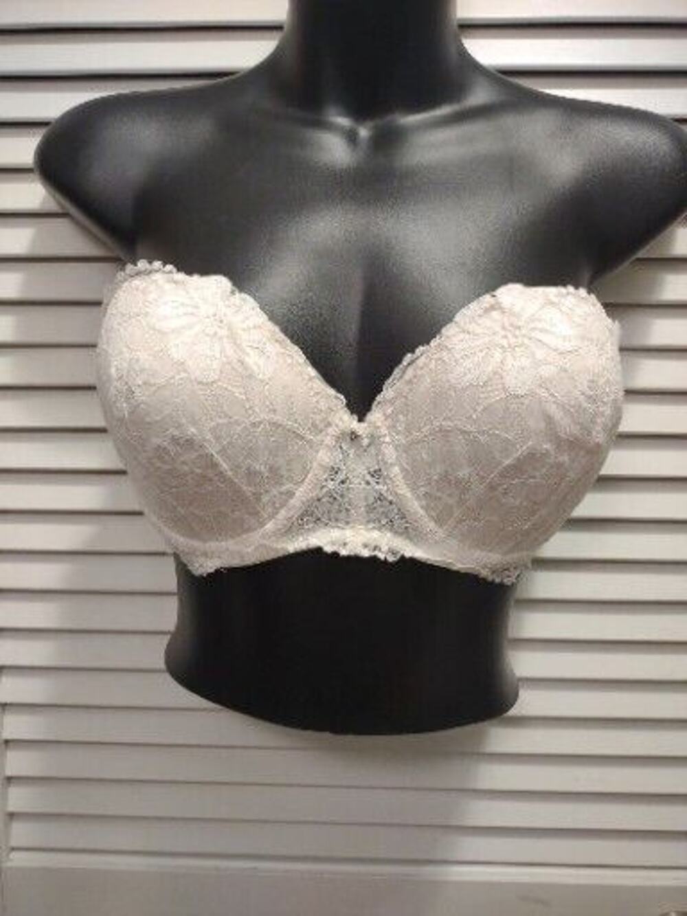 Victoria's Secret White Lace Lined Strapless Bra Underwire Lace women's Size 34D